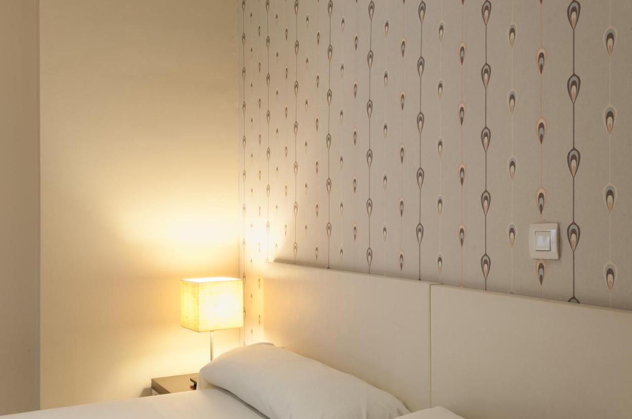 Apartamentos Las Cruces Sevilla Buitenkant foto
