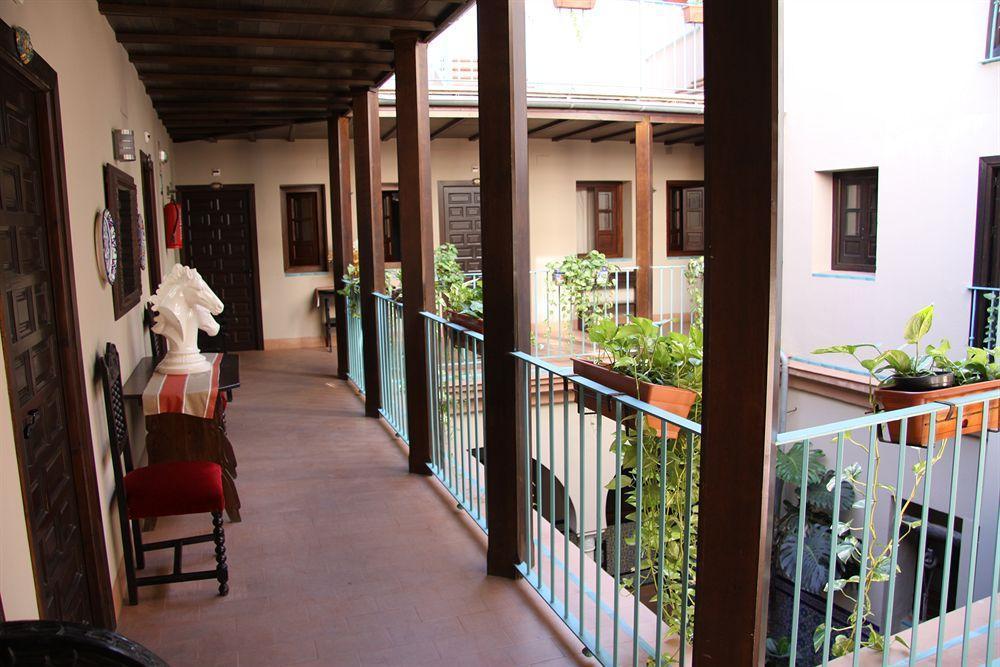 Apartamentos Las Cruces Sevilla Buitenkant foto