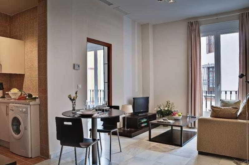 Apartamentos Las Cruces Sevilla Buitenkant foto